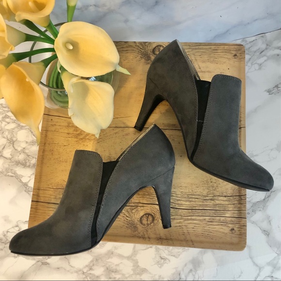 a.n.a Shoes - Gray Faux Suede Shoe Booties Size 6.5